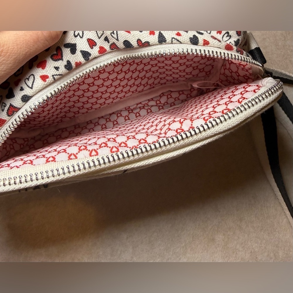 Brighton White Red Love Scroll Cross Body Bag Purse Valentines Day Heart - Picture 8 of 9